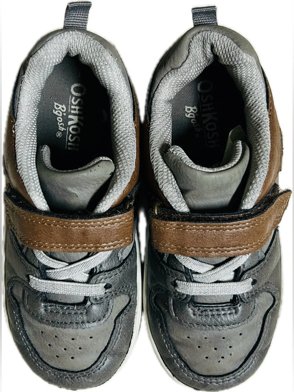 OshKosh B'gosh Isak toddler easy-on casual sneakers - toddlers size 10